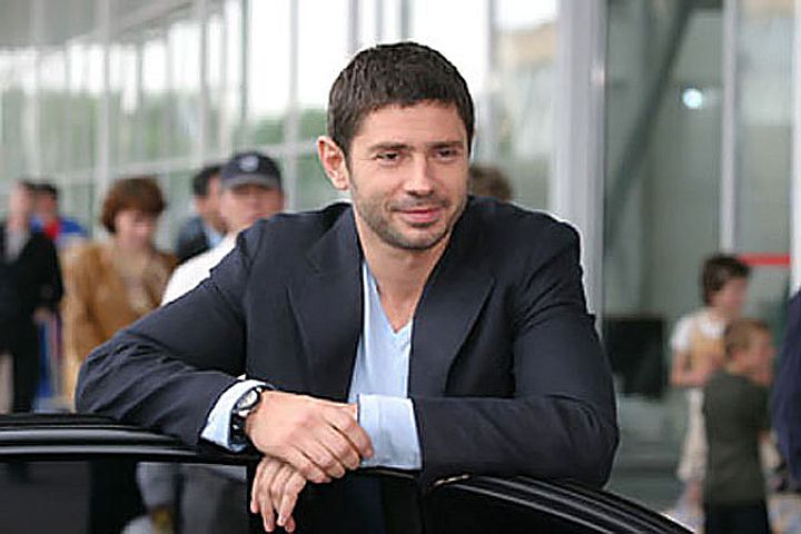 Актер Валерий Николаев женился на гимнастке