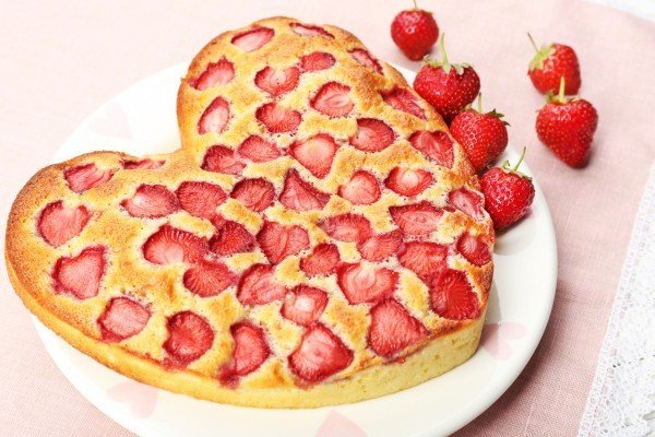Пиріг з полуницею на День Валентина