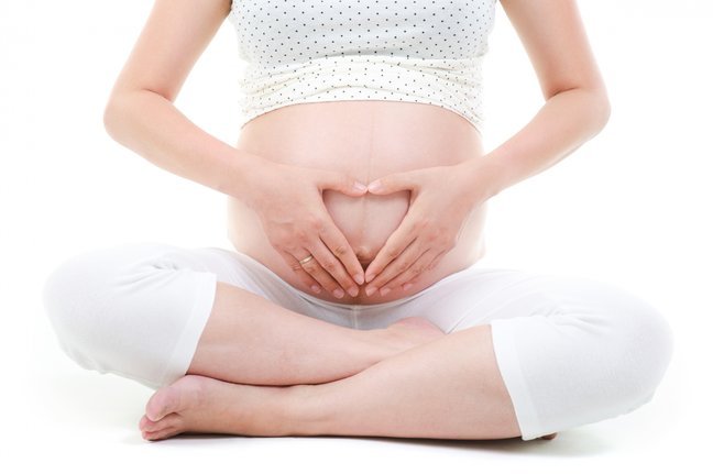 Вчені розповіли, до чого призводить переїдання під час вагітності