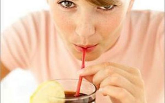 Ученые: употребление трех сладких напитков в неделю ведет к раку груди 