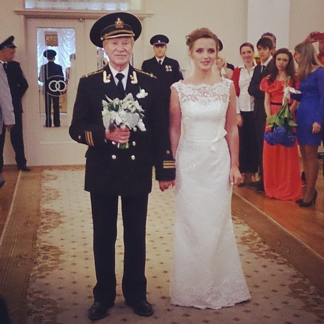 После свадьбы 24-летняя жена Ивана Краско стала бабушкой