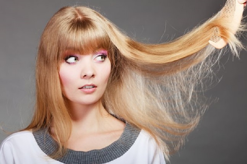 Эксперты рассказали, как остановить выпадение волос