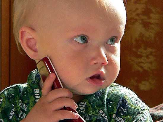 Мобильные телефоны делают детей слабоумными