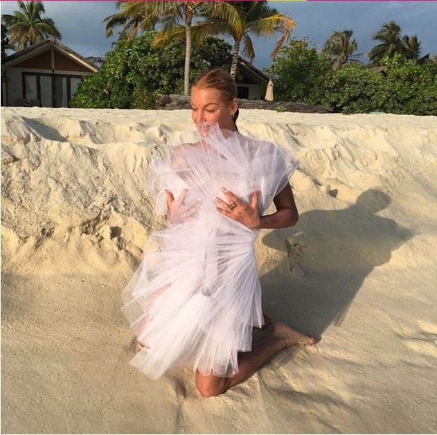 Анастасия Волочкова снова обнажилась на пляже