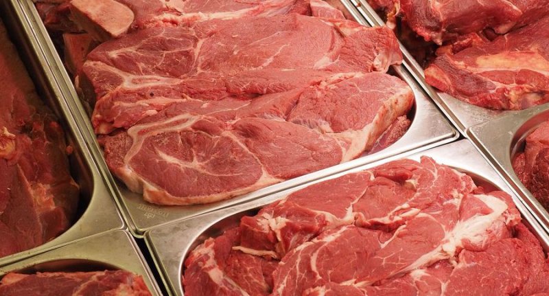 Продавцы вырезают рак из мяса, или Почему стоит отказаться от сосисок