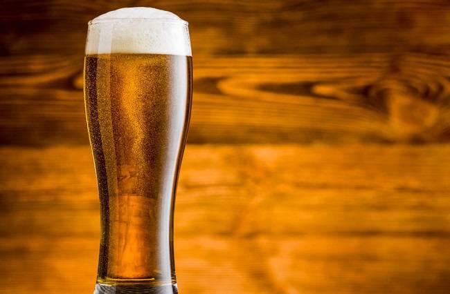 Медики рассказали, каких болезней помогает избежать пиво