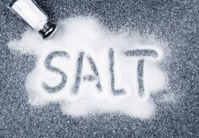 Опасные нарушения в организме, которые может вызвать отказ от соли
