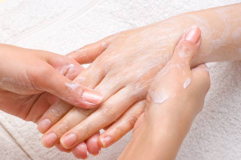Как правильно ухаживать за кожей в холода: советы экспертов