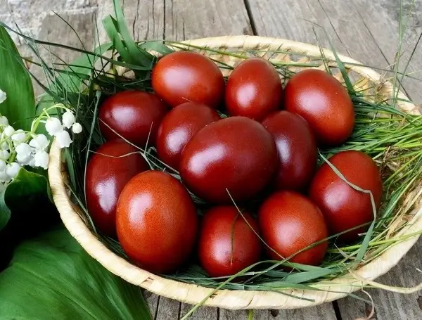 Як зварити яйця на Великдень, щоб вони не потріскалися: 3 хитрощі
