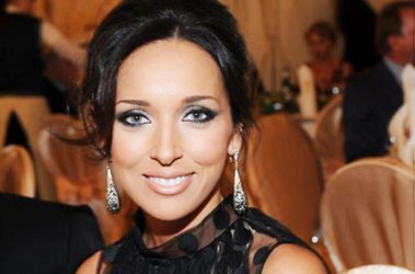 Алсу показала фанатам молоду маму (фото)