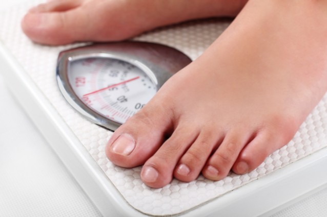 Вчені розповіли, чому жінки набирають кілограми ближче до зими