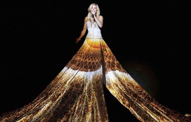 Еллі Голдінг вийшла на концерт у найбільшій в світі сукні (фото)