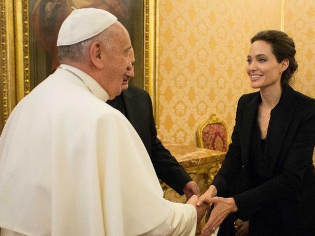 Анджеліна Джолі зустрілася з Папою Римським (фото)