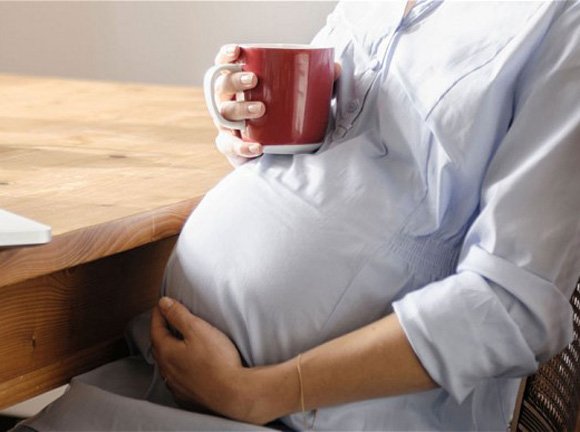 Чому вагітним не радять пити каву