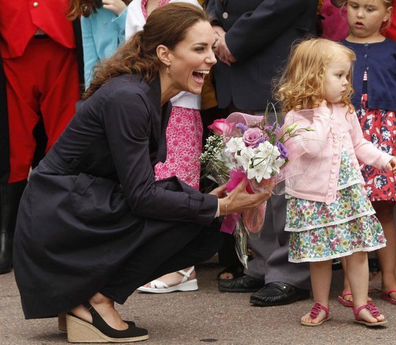 Королева Єлизавета заборонила Кейт Міддлтон носити туфлі на платформі