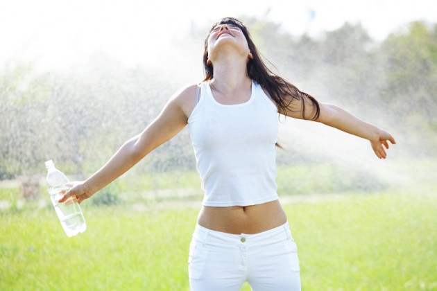 Как приучить себя пить достаточно воды: 4 совета
