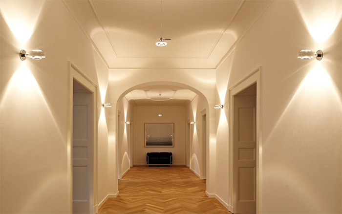 Как организовать освещение в коридоре