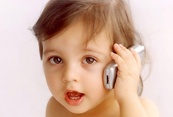 Как смартфоны родителей влияют на детей?