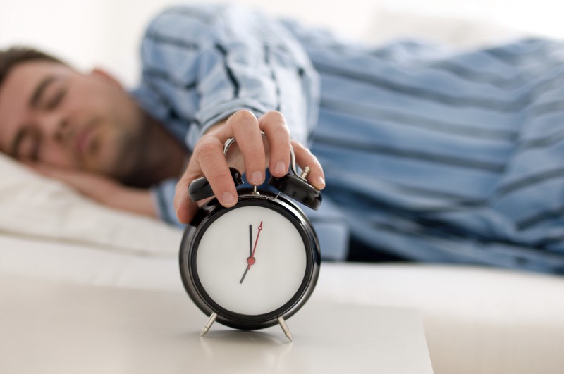 Ученые рассказали, чем полезен долгий сон в выходные
