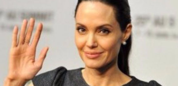 Анджелина Джоли смертельно больна и не может контролировать свой вес