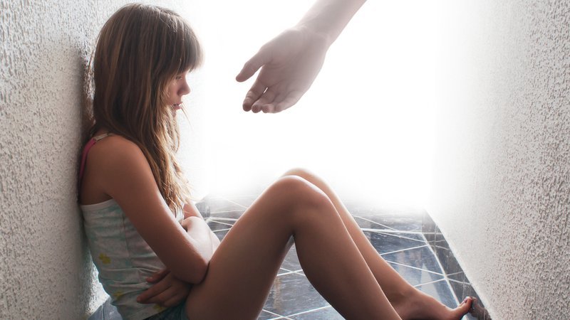 Девочки думают о суициде в 6 раз чаще мальчиков