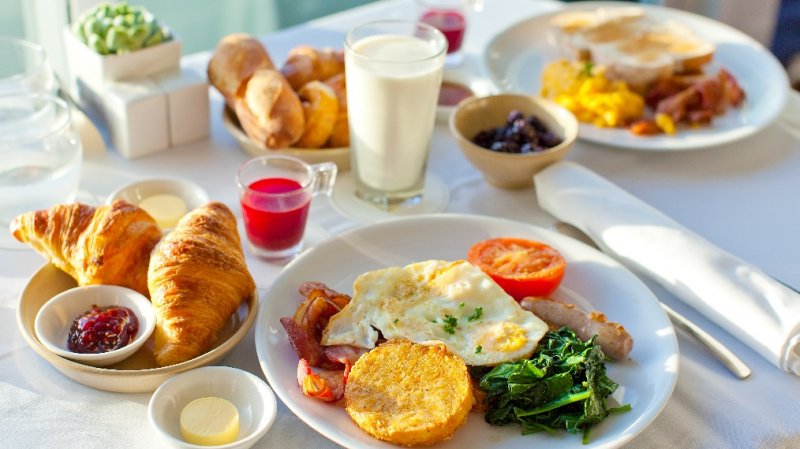 Как правильно завтракать