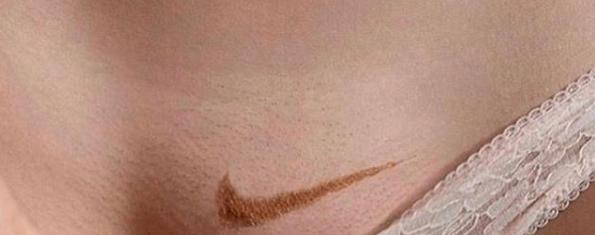 «Да! Просто сделай это!»: 58-летняя Мадонна показала татуировку на очень интимном месте