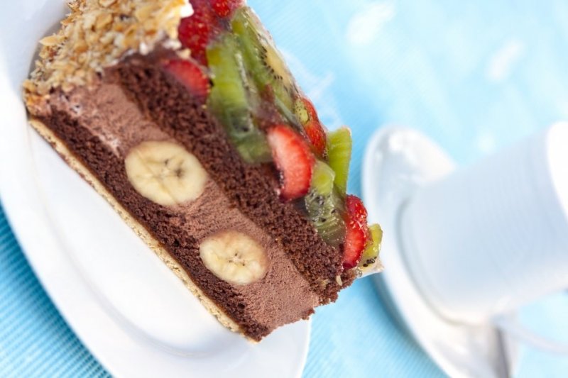 Нежный банановый торт с шоколадным муссом - рецепт