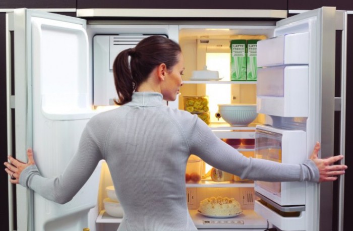 Опасность близко: холодильники назвали рассадником бактерий