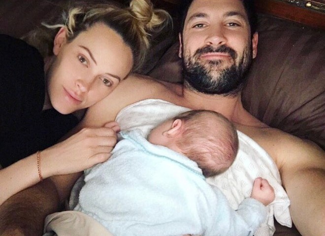 Максим Чмерковский впервые опубликовал фото с женой и новорождённым сыном