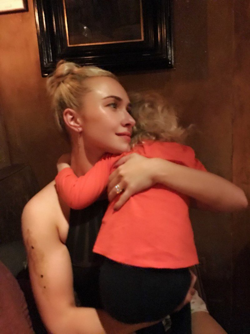 Панеттьери выложила трогательное фото с дочерью от Кличко