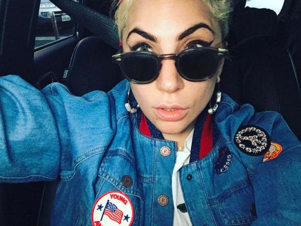 Леди Гага разочаровала поклонников своим обновленным лицом