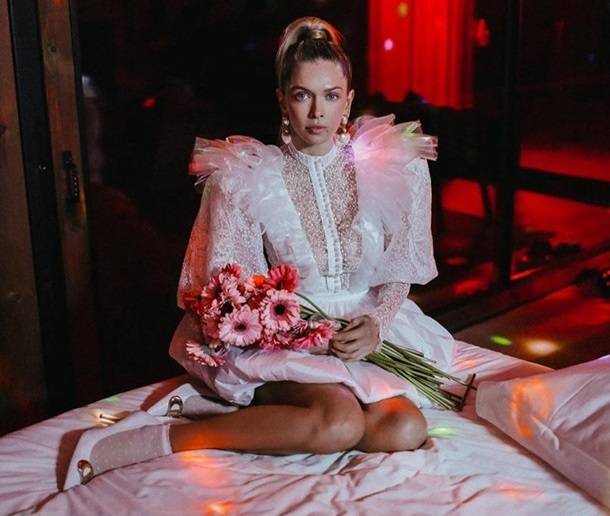 "Свадьба" Веры Брежневой с Монатиком: роскошные фото невесты