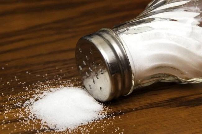 Как обычная соль поможет сохранить красоту и здоровье