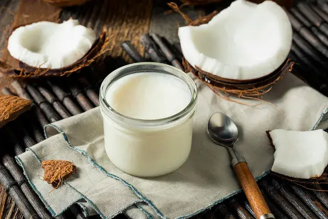 Мебель, стекла и посуда: 10 способов использования кокосового масла