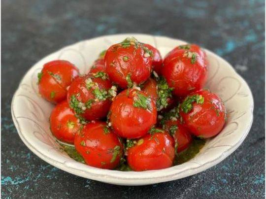 И немного оливкового масла: Лиза Глинская поделилась любимым рецептом маринованных помидоров