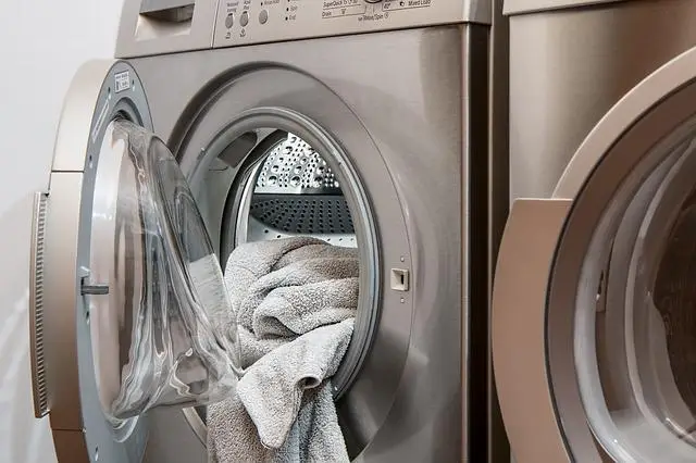 Як почистити пральну машину від накипу: прості способи з лимонною кислотою