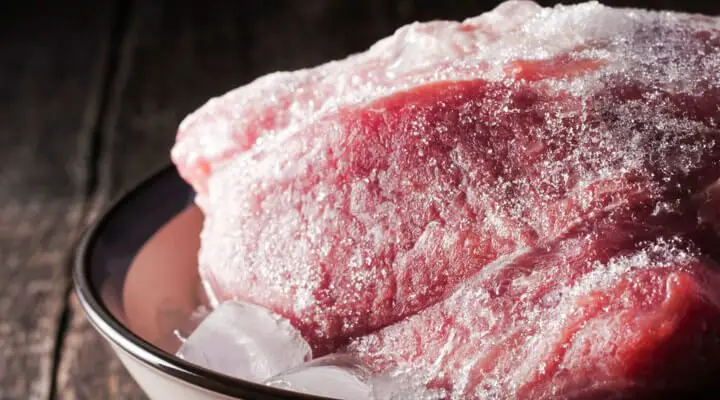 Єдиний правильний спосіб розморозити м’ясо за кілька хвилин